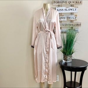 JONES NEW YORK | Pink Satin Ankle Pocket Robe Sz <